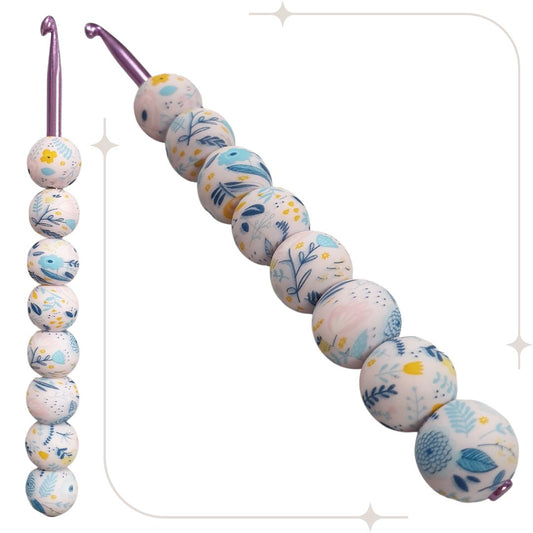 ergonomische Wollhäkelnadel mit Silikonperlen - weiß / blaue-gelbe Blumen