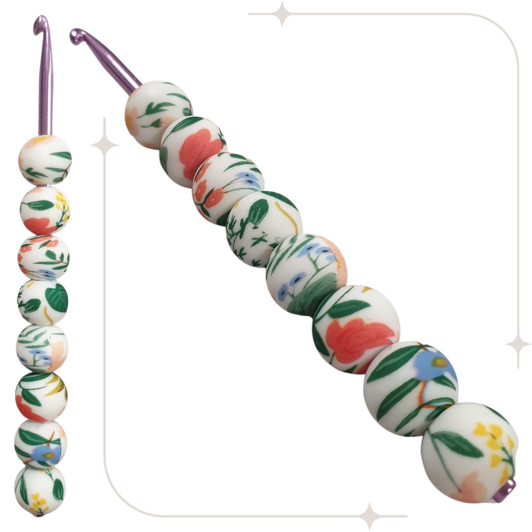 ergonomische Wollhäkelnadel mit Silikonperlen - weiß-grün / Blumen