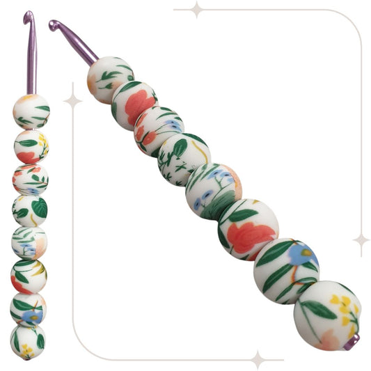 ergonomische Wollhäkelnadel mit Silikonperlen - weiß-grün / Blumen