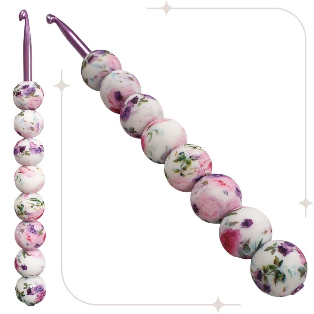 ergonomische Wollhäkelnadel mit Silikonperlen - weiß-rosa / Rosen